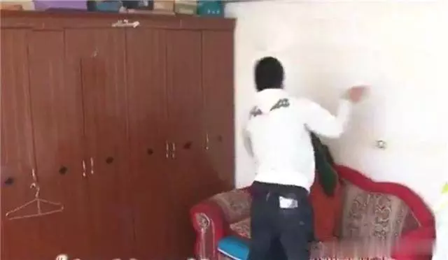 妻子懷孕8個月丈夫卻拳腳相向,公公:你走吧,我們家不要你了