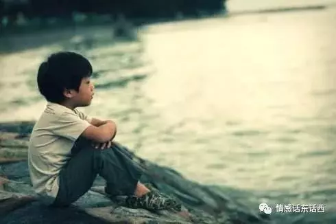 繼子婚後找我借錢買房我讓他寫欠條當看到手機一亮我撕了欠條