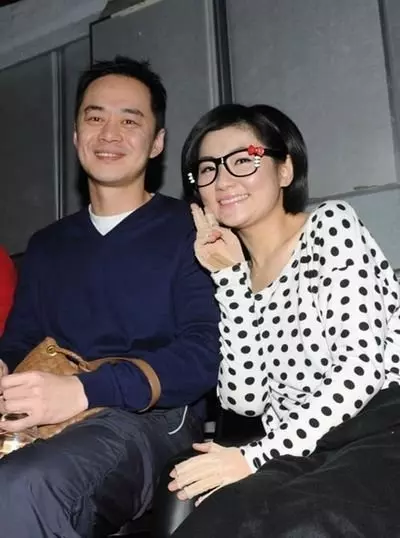 Selina離婚3年首度坦言「斷開前夫心聲」,向爸爸淚訴「你跟媽媽害了我們」!