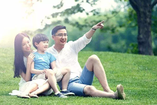 媽媽,你生我卻拋棄我,現在為了弟弟結婚,你竟要霸占我的房子?