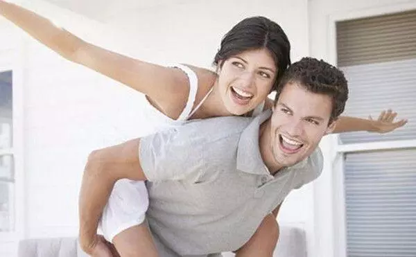 丈夫帶新歡和她的兒子回家,竟讓妻子凈身出戶?婆婆:你給我滾!