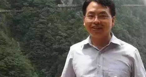 脂肪肝和高膽固醇血症,現在脂肪肝消失,高膽固醇已經不存在了,自己嘗到甜頭後,他還把方法介紹給身邊人及部分適合的病人