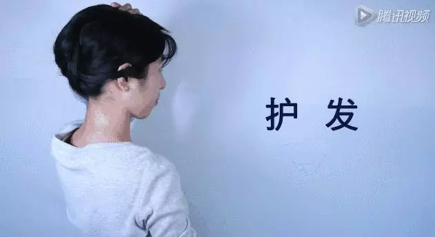 聰明的女人,在衛生間門口放塊【保鮮膜】,用處可大著呢,你猜不到!