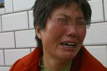 丈夫打工三年沒回家,妻子千里尋夫,見到丈夫後,蒙了