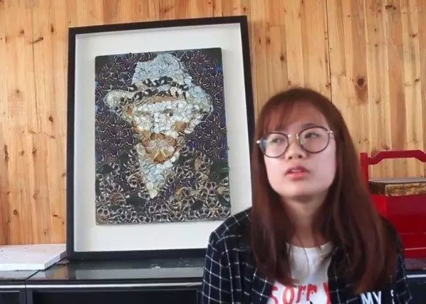 藝術系女學生為畢製「摘活蝴蝶翅膀」 驕傲秀「500隻翅膀拼貼畫」她:這代表「重生」