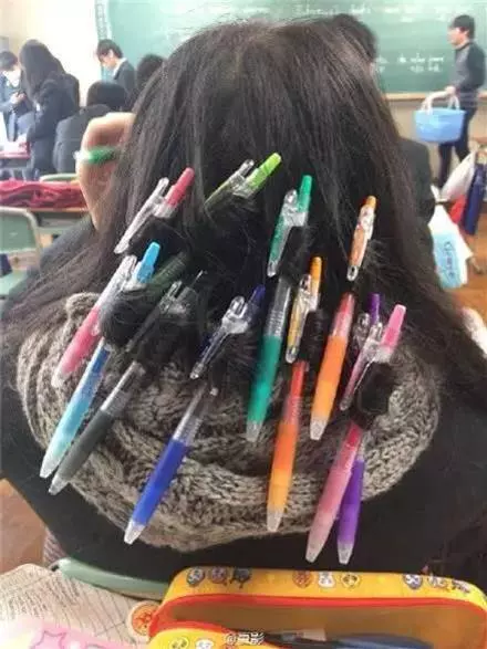 33張爆笑圖,老師以後上課穿這樣的裙子挺好!看到最後一張圖,整個人都傻了!