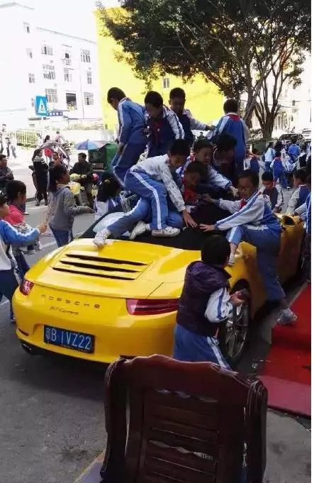 這26張圖讓我全身硬了!妹子你身材再好也不能這樣咩!這樣的女人你敢娶回家嗎?看到最後一張差一點就癱瘓了!