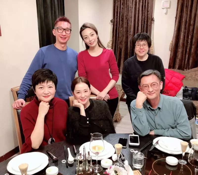況明潔「狂打排卵針仍求無子」視繼子如己出,「女人要懂裝傻」淚曝不能沒有老公!