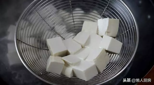 教你麻婆豆腐的家常做法,色澤紅亮,豆腐嫩滑不碎,配米飯太香了