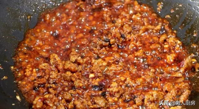 教你麻婆豆腐的家常做法,色澤紅亮,豆腐嫩滑不碎,配米飯太香了