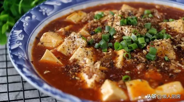 教你麻婆豆腐的家常做法,色澤紅亮,豆腐嫩滑不碎,配米飯太香了