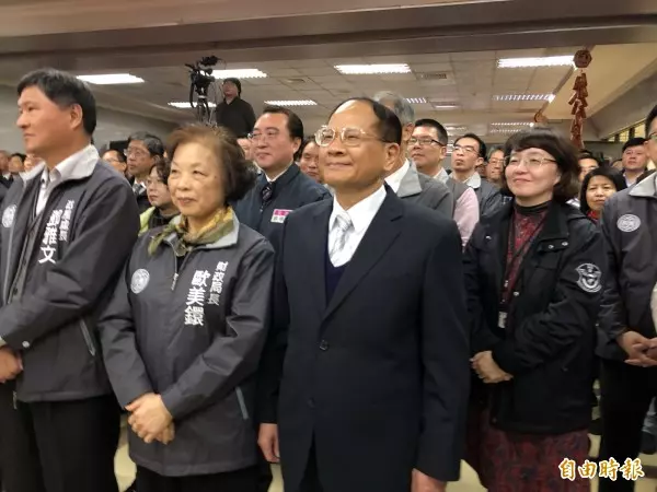 桃園市府新春團拜 鄭文燦宣布加班費加碼1億元:要發完