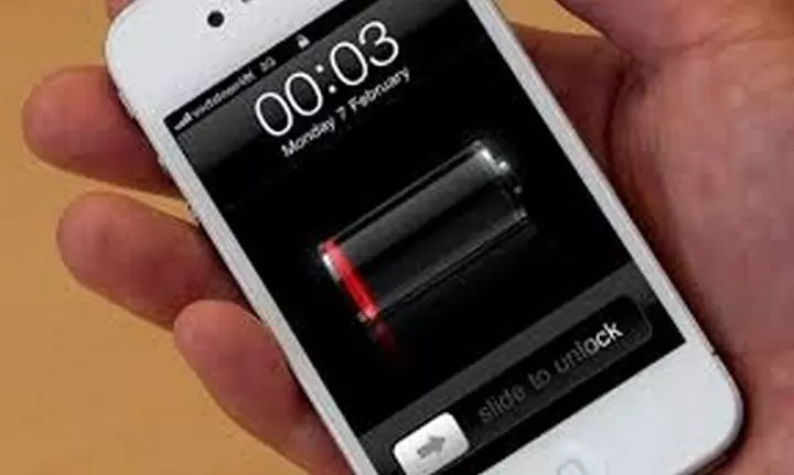 手機沒電了,沒帶充電器怎麼辦?你肯定不知道! 一定要收藏!