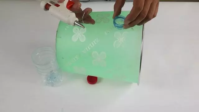 垃圾桶上一定要放一隻筷子,這個妙招太棒了,後悔今天才知道