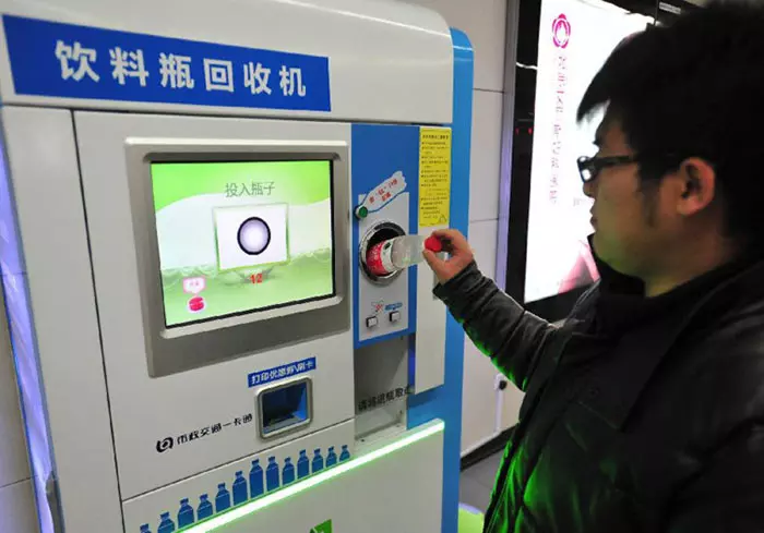 30個早該這麼做的「解決所有問題」超天才發明 乘客帶「垃圾」上車竟然可以拯救地球