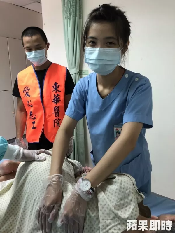 媽媽終於放心... 12年前「5兄妹共吃一碗麵」感動全台,如今長大「齊心打拚一個家」網友淚讚!