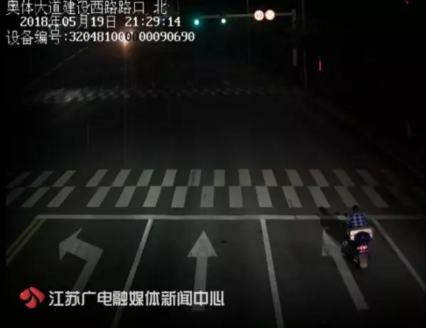 女友突然發訊息說「寶寶我想你」男友卻馬上報警,接來事情的發展讓人雞皮疙瘩掉滿地!