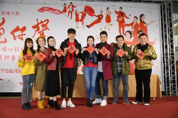 李燕「豪撒50萬紅包」!辛苦錢捐孤兒院「領養7個孩子」就像是親生孩子般疼愛