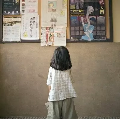 早餐店打工妹妹因為不小心在雞蛋上放了醬油被奧客罵沒前途,沒想到她默默走到櫃台後做接下來的這個『動作」,大家都拍手叫好!