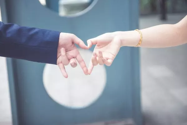 準新郎:「要收錢,那我娶個不用聘金的…」娶妻不給聘金,是真愛還是賤賣?