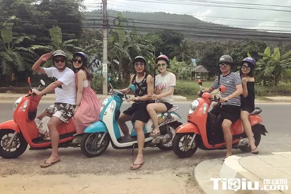 史上最歡樂!男大生被開人生第一張罰單…同學笑倒邀警留念合照 苦主表情超厭世