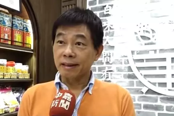 一個荒唐睹約造就一段姻緣!「300封情書當嫁妝」最後娶得賢妻歸!兒子見證:爸媽越老越相愛!