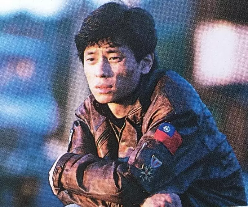 以一首《一場遊戲一場夢》紅遍亞洲,曾驚傳被人下毒而失聲...如今的王傑過著這樣的生活!