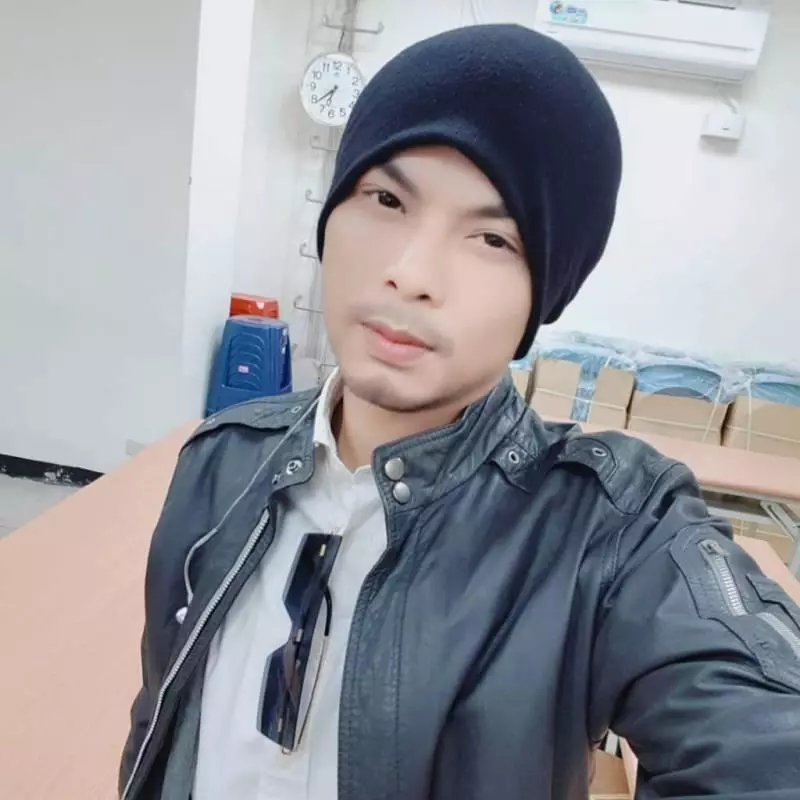 黃明志藏了7年,終於在情人節前夕向女友『高調示愛』!自曝:她幾次都在監獄外等我~