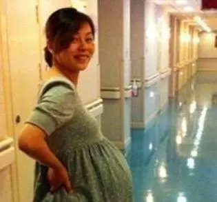 婆婆70歲大壽,老公回來看到妻子挺大肚子在廚房,婆婆怒掀桌子