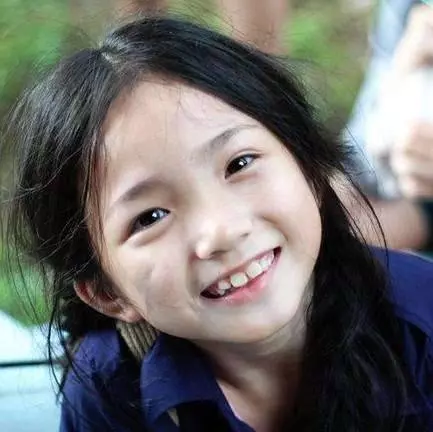 (大馬最年輕影后李馨巧,當年演)《激戰》cute cute的她,如今卻長歪了?!網民:小時了了,大未必佳·····