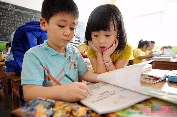 男友意外去世,我獨自生下孩子撫養,婆婆一句話令我淚流滿面!