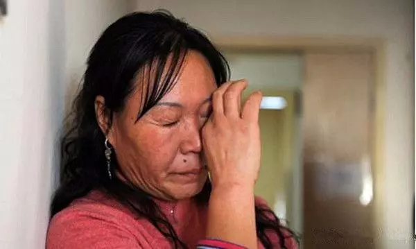 男友意外去世,我獨自生下孩子撫養,婆婆一句話令我淚流滿面!