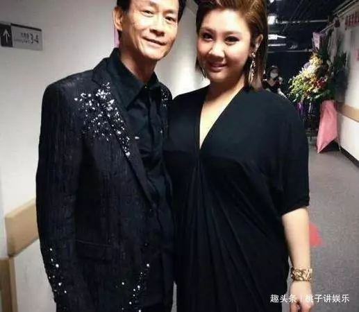 繼承母親億萬財產,為男友揮霍,窮得只剩104元,渣男離她而去