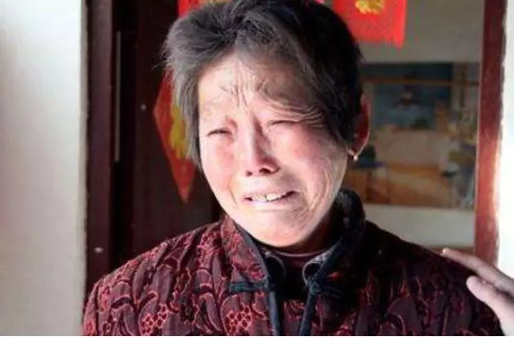婆婆工地幹活,兒媳偷走全部存款,打開存摺,兒媳報了警