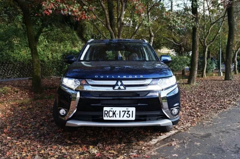 覺得不輸!Ford KUGA 環景動勁版vs. 19年式Mitsubishi Outlander | 深度報導