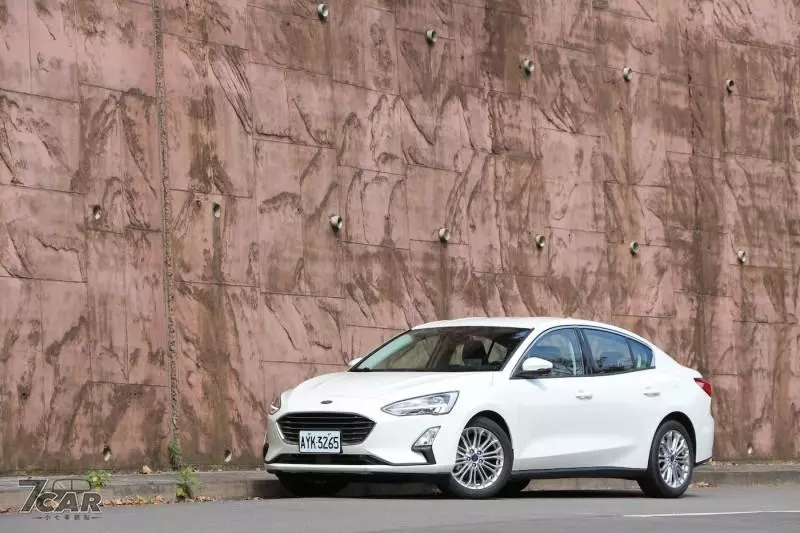 2019 Ford Focus EcoBoost182 旗艦型規格配備表