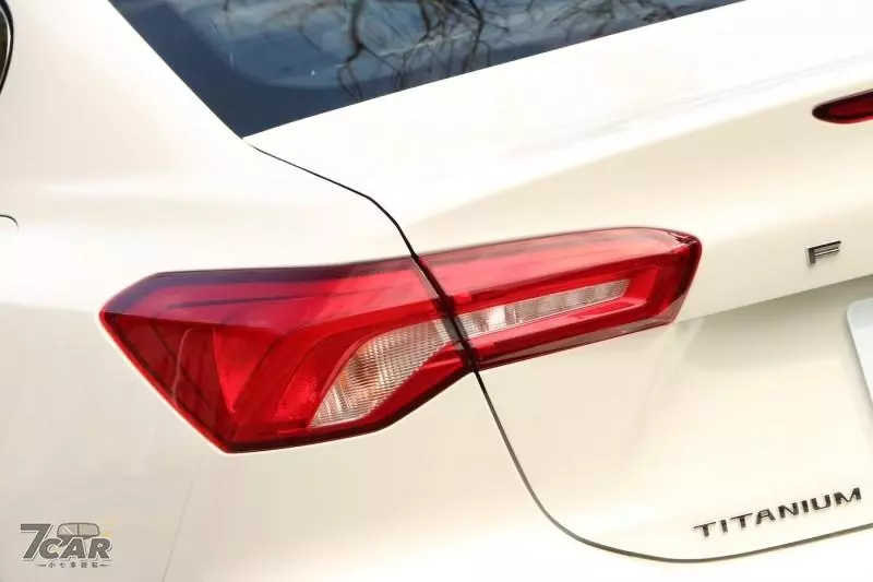 2019 Ford Focus EcoBoost182 旗艦型規格配備表