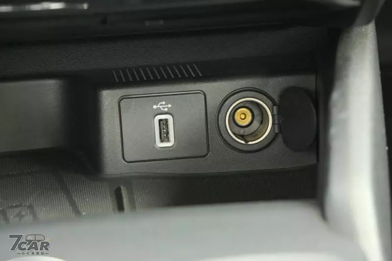 2019 Ford Focus EcoBoost182 旗艦型規格配備表