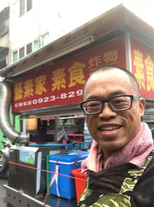 太扯!老闆好心發起「不限容器裝到滿」卻有人拿10人份電鍋來裝,不到四天連忙喊卡!網嘆:這就是台灣人!