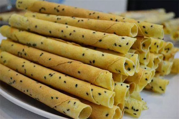 簡單的【蛋卷】平底鍋製作方法,蛋糖香味濃郁,讓我們在家也能最出酥脆可口的蛋卷