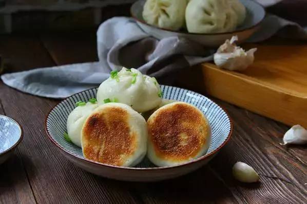 一個小竅門,教您做出皮酥餡嫩的水煎包,一口氣吃五個都不夠