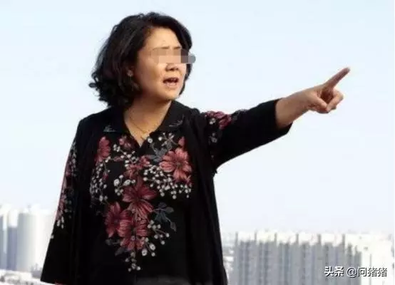 婚後工資卡給婆婆,三年後跟婆婆要卡,她一言,俺回娘家扇嫂子