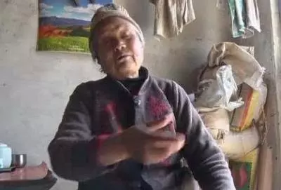 為了維護出軌兒子,婆婆將漂亮兒媳,虐待餓成40斤骷髏...!原本模樣長得很美阿...可憐
