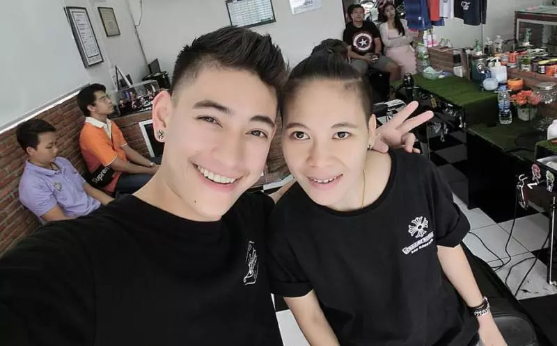 這名來自泰國「全球最帥的女歌手」首次裸露上半身,網友大飽眼福表示驚喜與害羞!