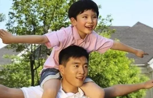 父親出軌與家庭決裂,現生病等錢治,兩兒子見死不救還要寫斷絕書