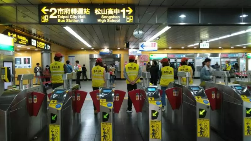 台北捷運比紐約地鐵「好太多」!美國專欄作家在報章發文大讚!