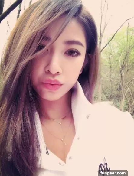 媽媽像姊姊!許維恩63歲媽媽根本「少女嫩臉」網友全傻了:哪個是媽媽?