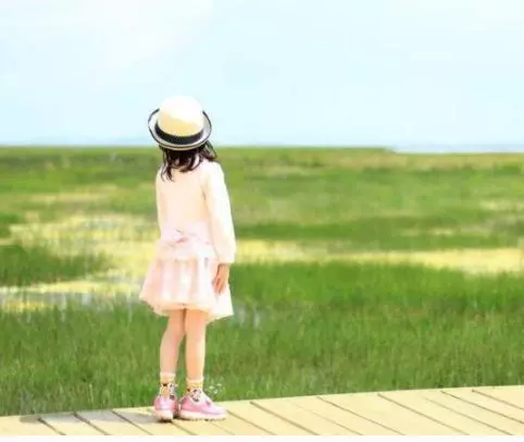 我帶著女兒再嫁,丈夫每天非要親自哄女兒睡,當我打開衣櫃,我嚇傻了!