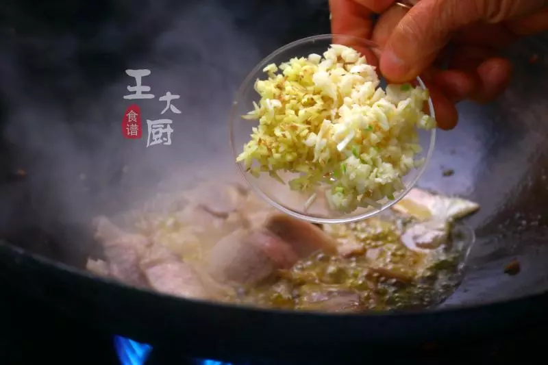 萵筍炒五花肉的正確做法,好吃又簡單,新手都能做