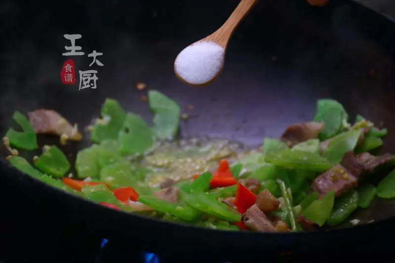 萵筍炒五花肉的正確做法,好吃又簡單,新手都能做